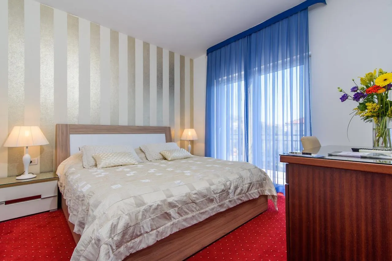 Villa Mediterana Seget Vranjica 4*,  Croatia