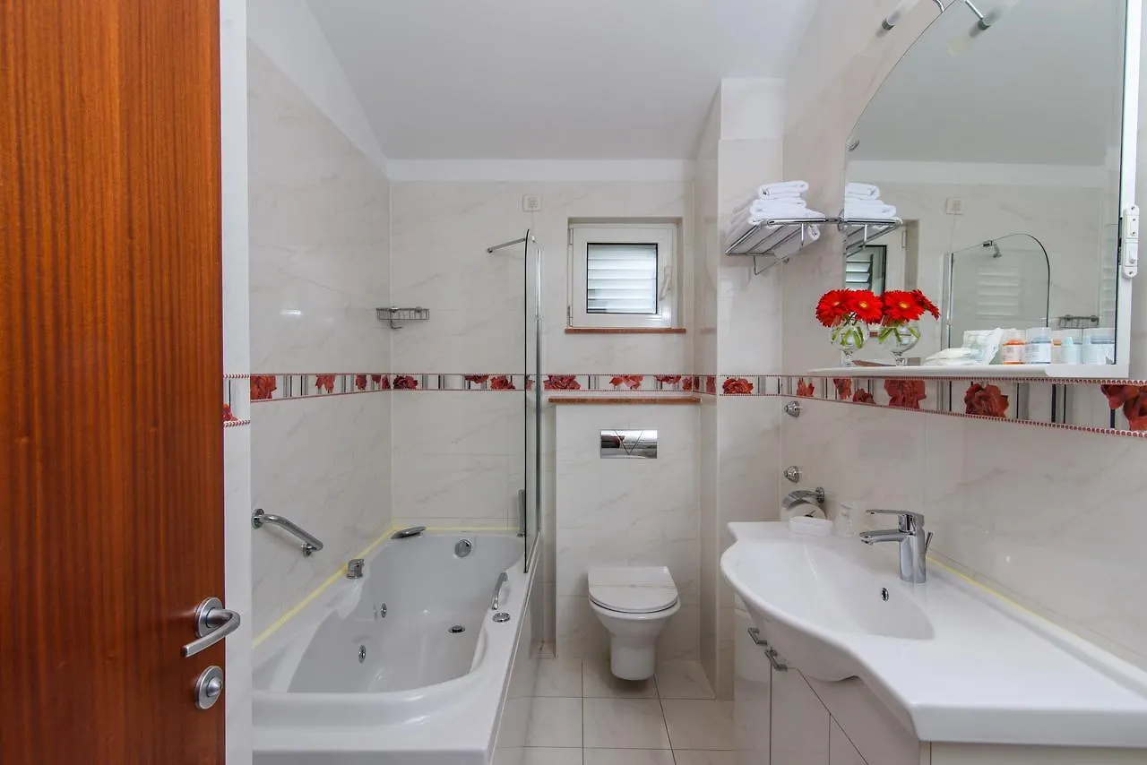 Villa Mediterana Seget Vranjica Hotel