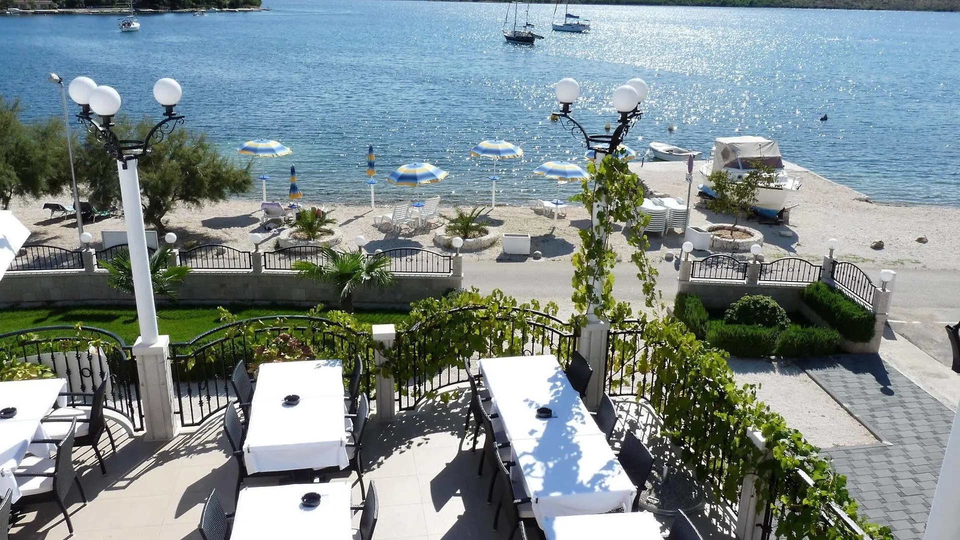 Villa Mediterana Seget Vranjica Hotel